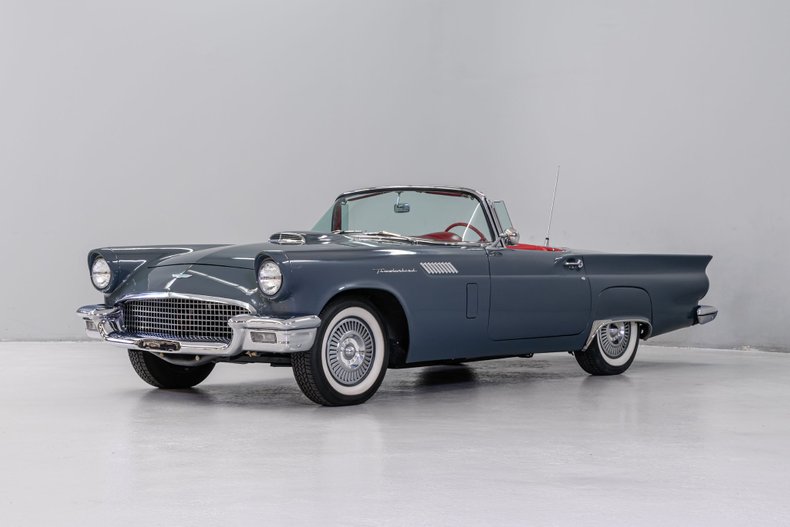 1957 Ford Thunderbird