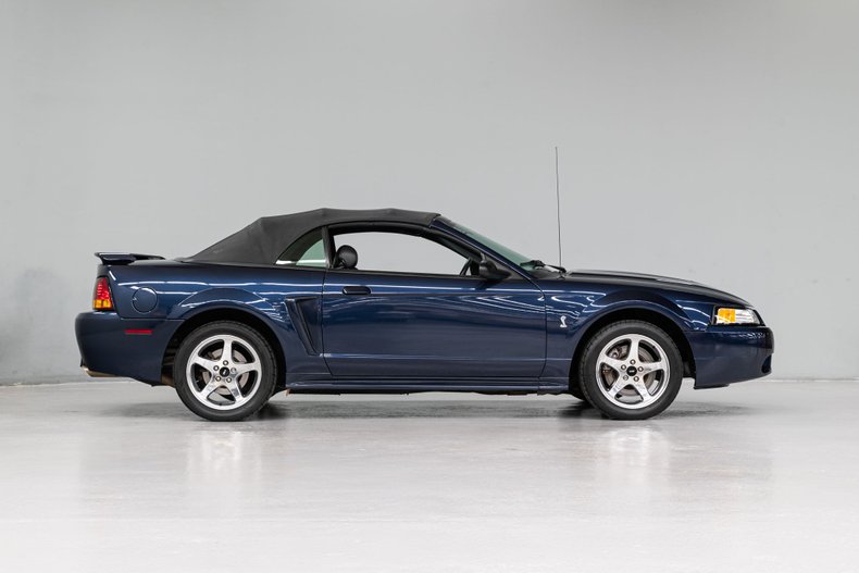 2001 Ford Mustang 7