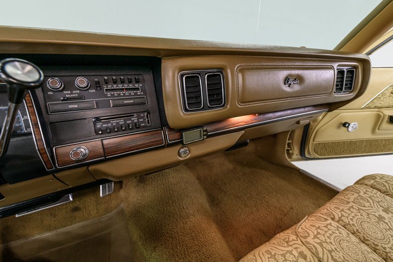 1977 Chrysler Newport 18