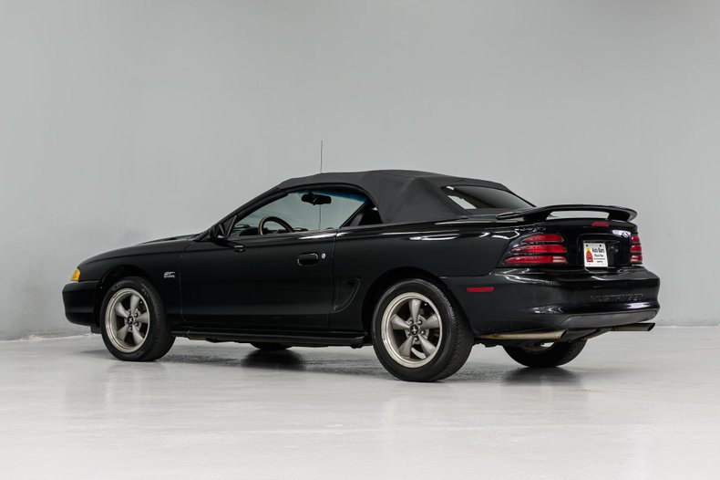 1995 Ford Mustang 3