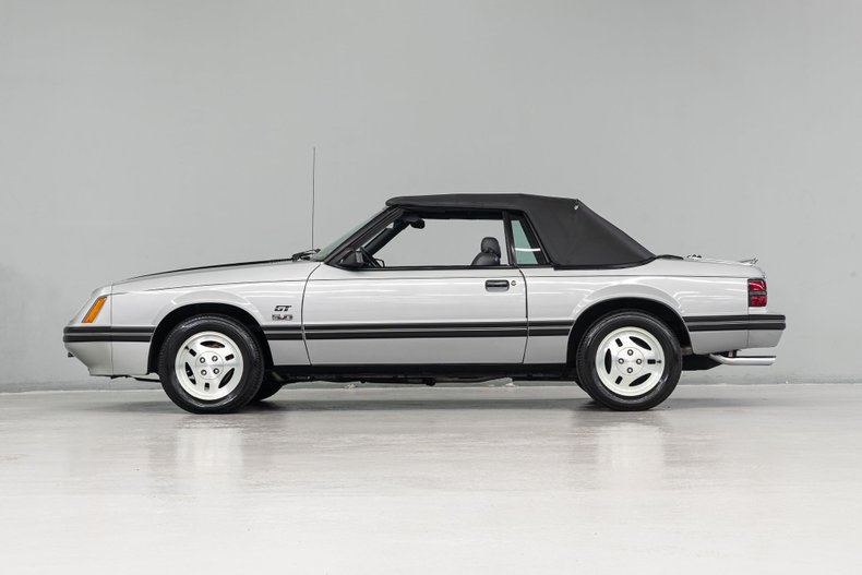 1984 Ford Mustang GT 2