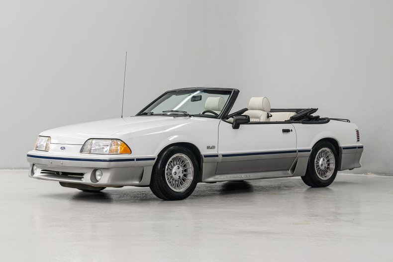 1988 Ford Mustang GT 1