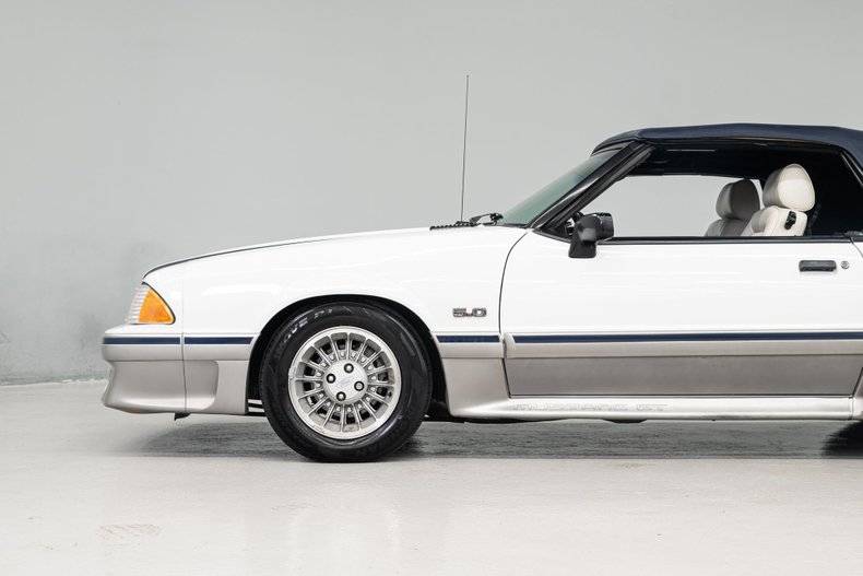 1988 Ford Mustang GT 51