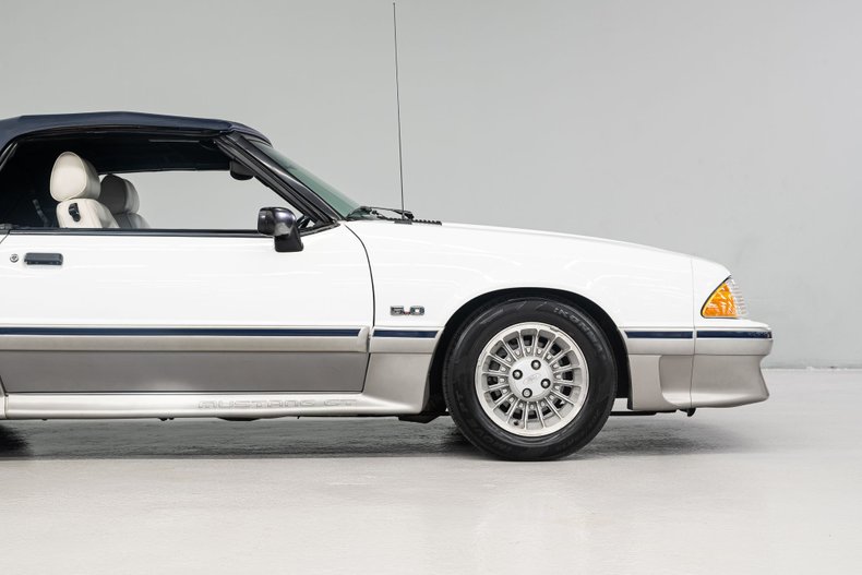 1988 Ford Mustang GT 52