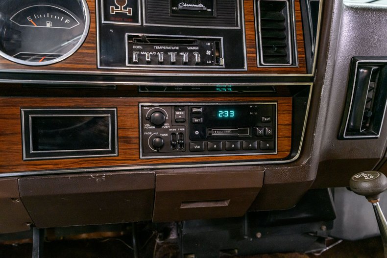 1983 Dodge Ramcharger 150 21