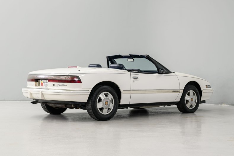 1990 Buick Reatta 6