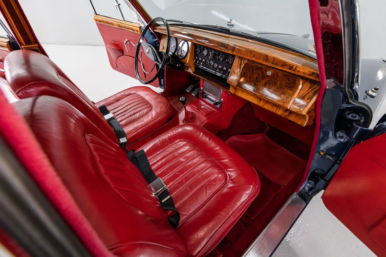1962 Jaguar MK2 23