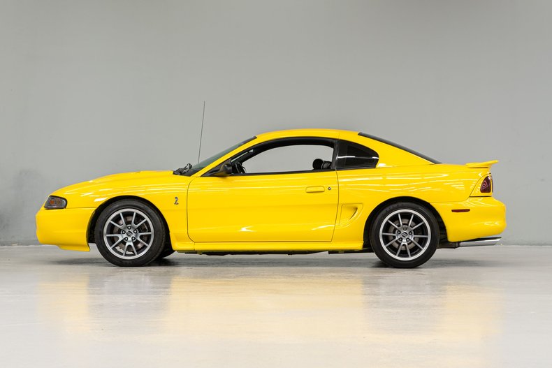 1997 Ford Mustang 2