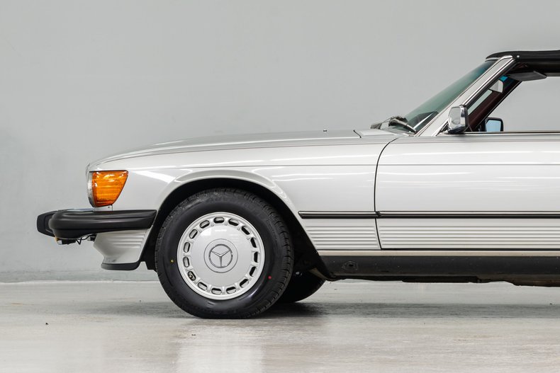 1988 Mercedes-Benz 560SL 46