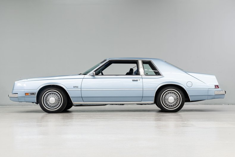 1983 Chrysler Imperial 2