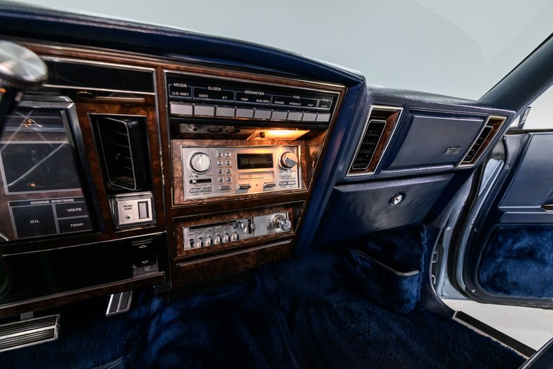 1983 Chrysler Imperial 18