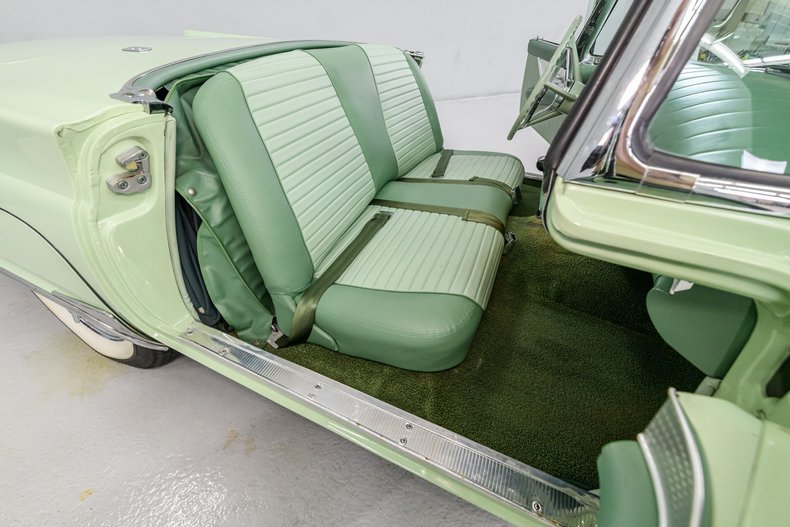 1957 Ford Thunderbird 64