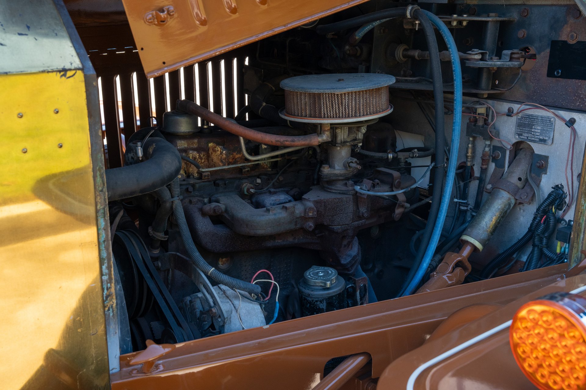 1987 GMC Suburban - Photo 30
