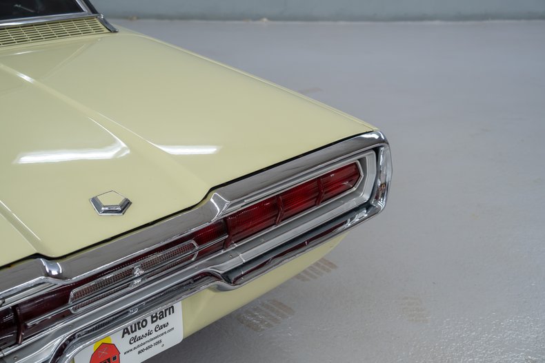 1966 Ford Thunderbird 44