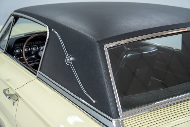 1966 Ford Thunderbird 49