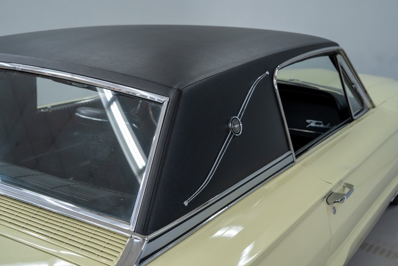 1966 Ford Thunderbird 54