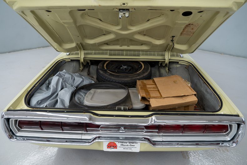 1966 Ford Thunderbird 27