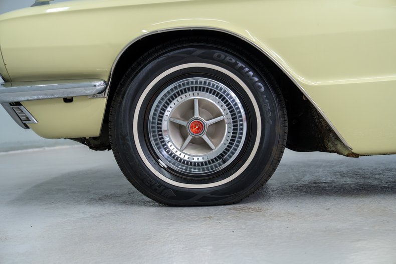 1966 Ford Thunderbird 29