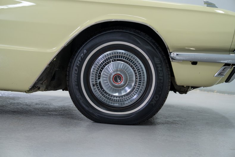 1966 Ford Thunderbird 57