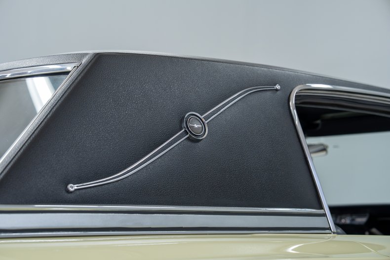 1966 Ford Thunderbird 59