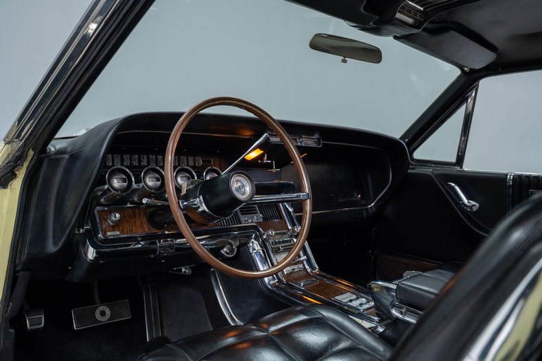 1966 Ford Thunderbird 20