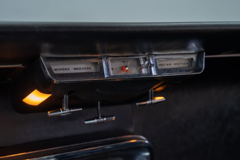 1966 Ford Thunderbird 15