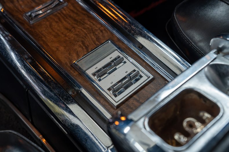 1966 Ford Thunderbird 17