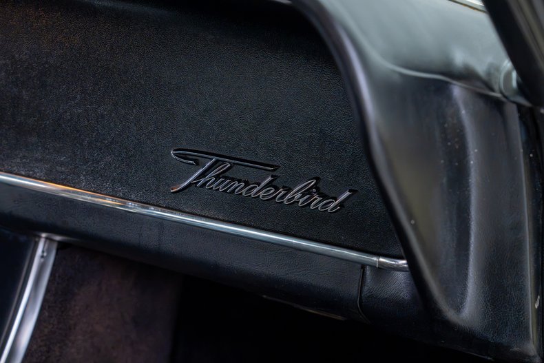 1966 Ford Thunderbird 62