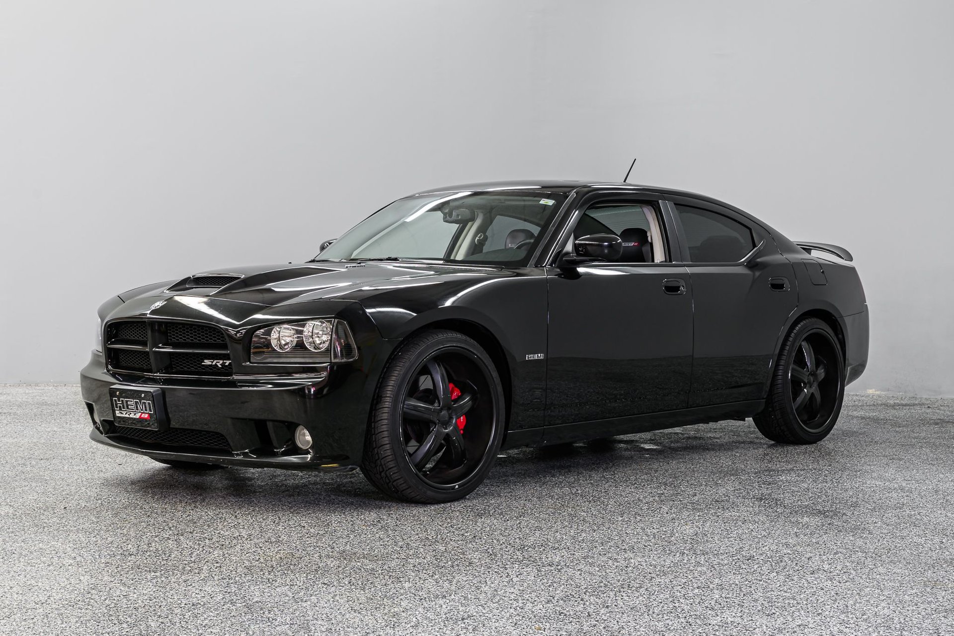 https://cdn.dealeraccelerate.com/ab/1/797/27656/1920x1440/2008-dodge-charger-srt8