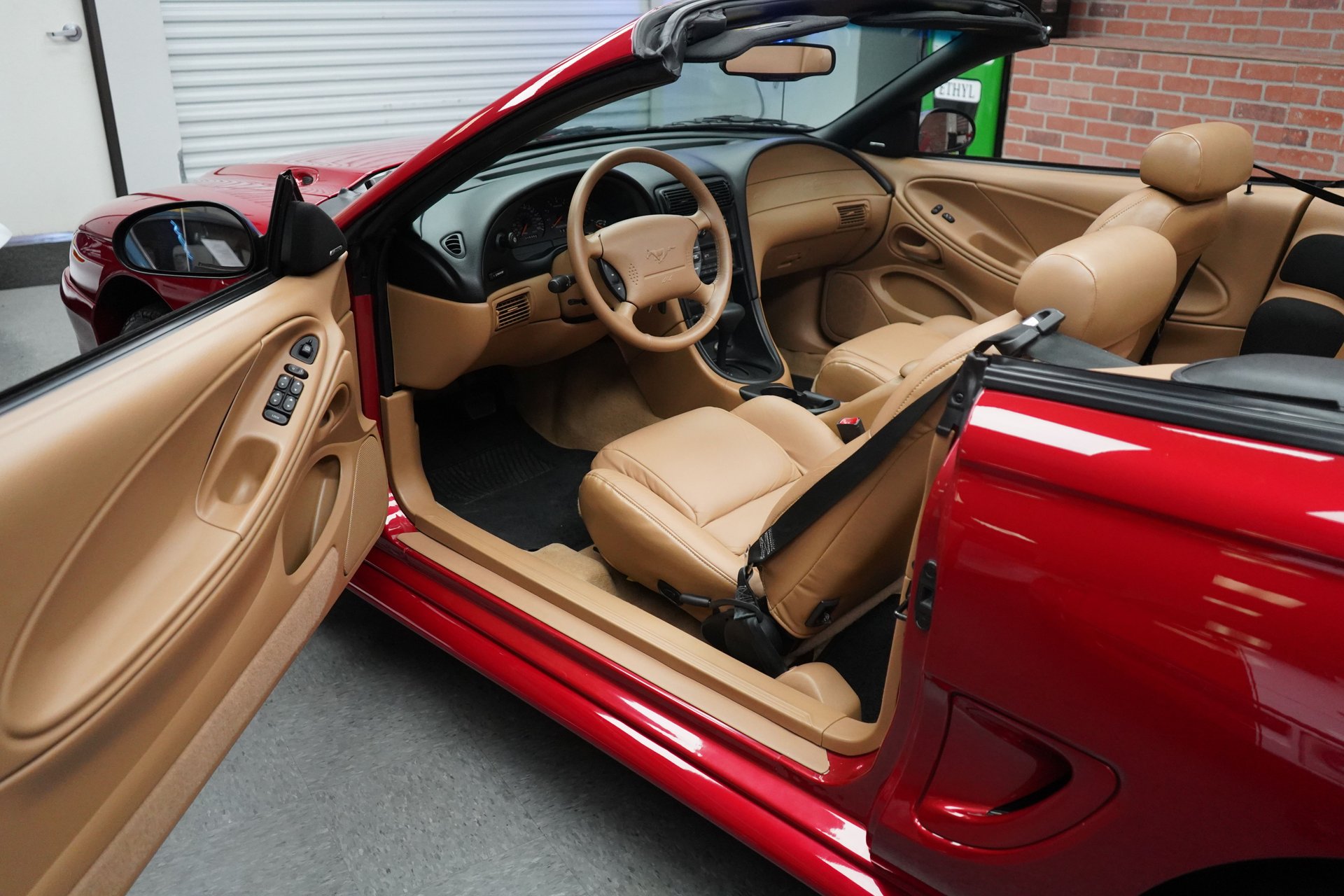 1998 ford mustang 2dr convertible gt