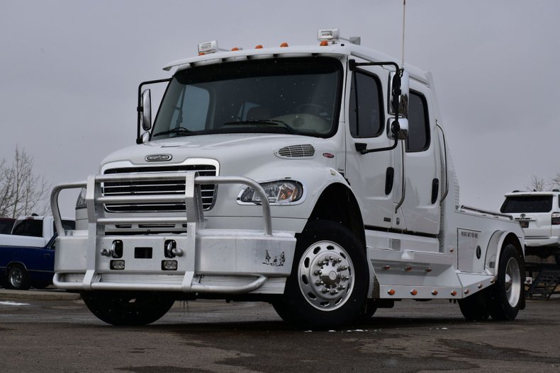 2006 Freightliner Sport Chassis