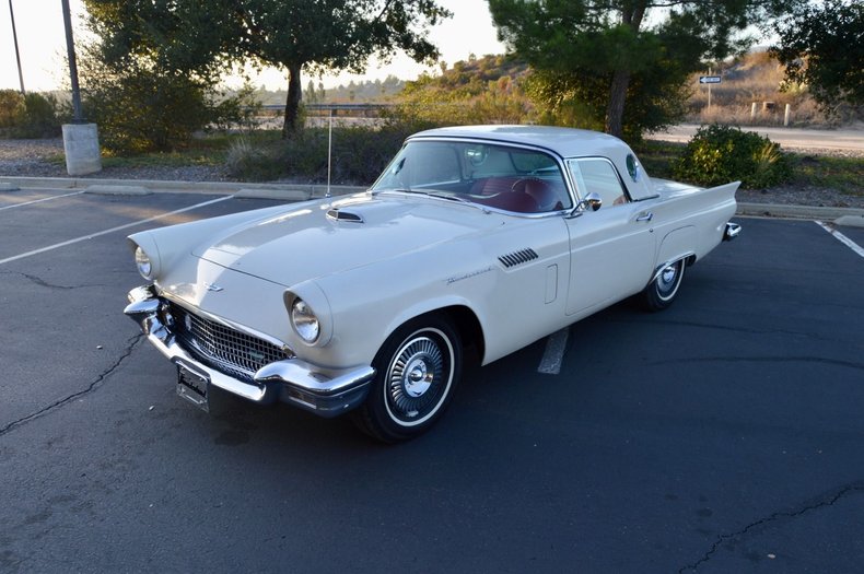 1957 Ford Thunderbird | Classic & Collector Cars