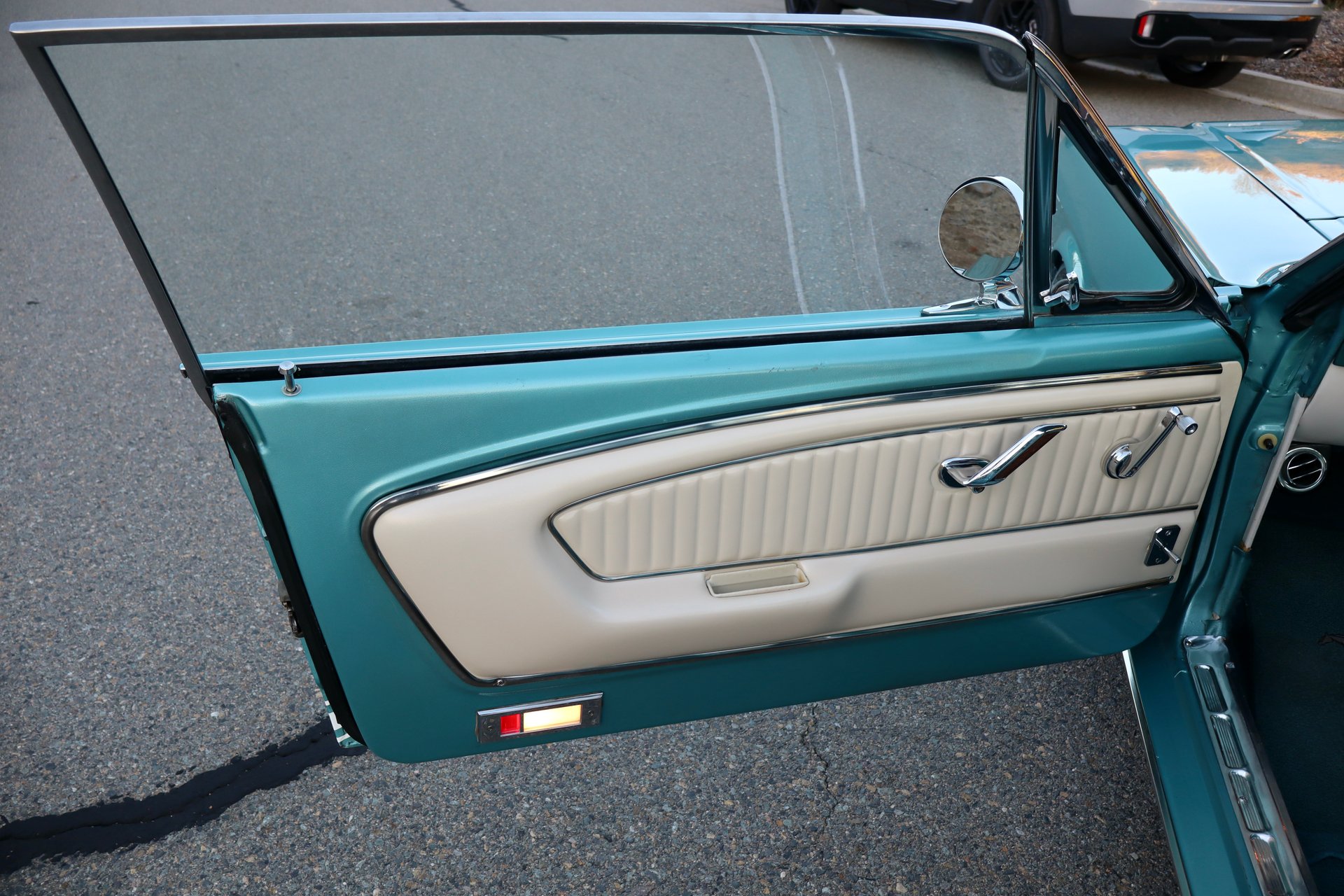 1966 ford mustang