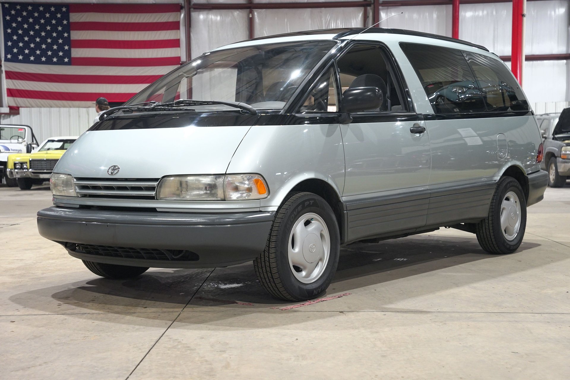 1992 toyota previa le