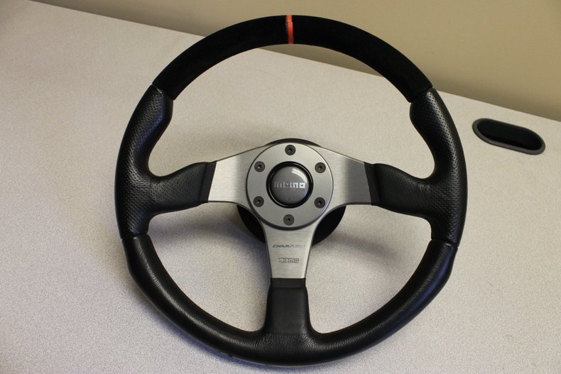 MoMo Champion Steering Wheel