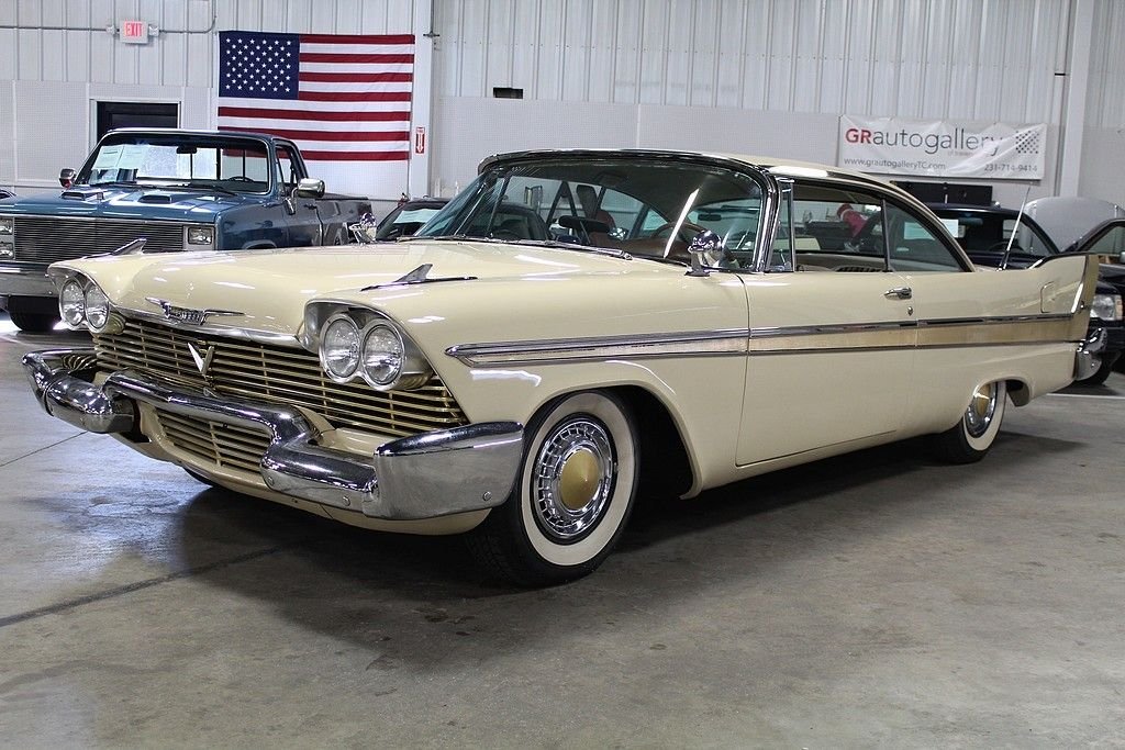 thumbnail image 2 of Menards O Gauge 14-3/4 Bi-Level Auto Carrier With 6 Die-Cast 1958 Plymouth Fury 2 of 6