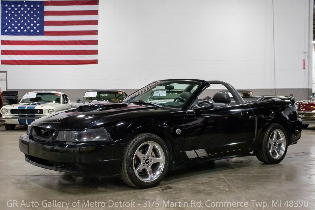 2004 ford mustang gt deluxe