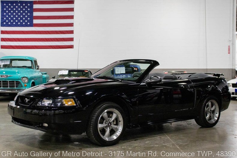2002 ford mustang gt deluxe