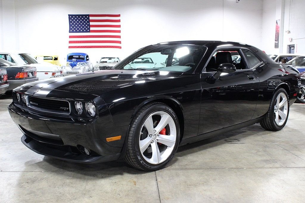 2008 dodge challenger srt 8