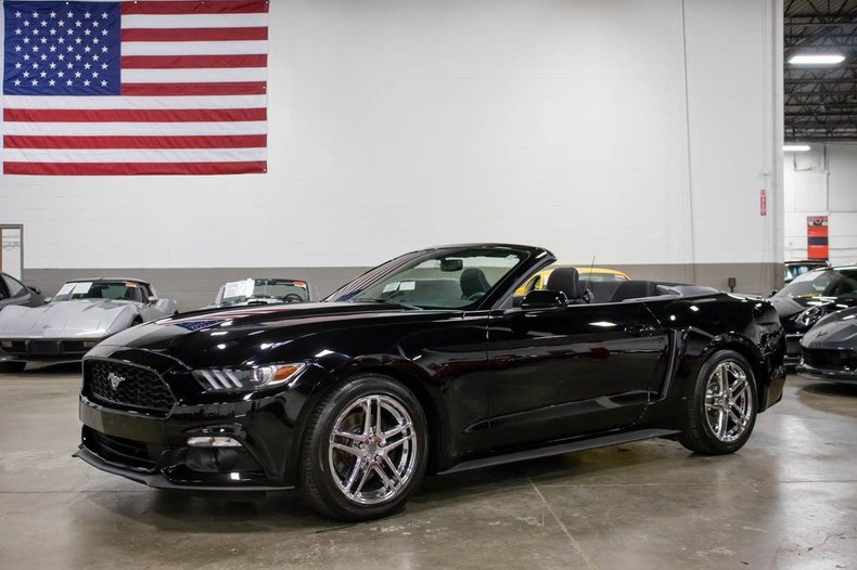 2017 ford mustang convertible