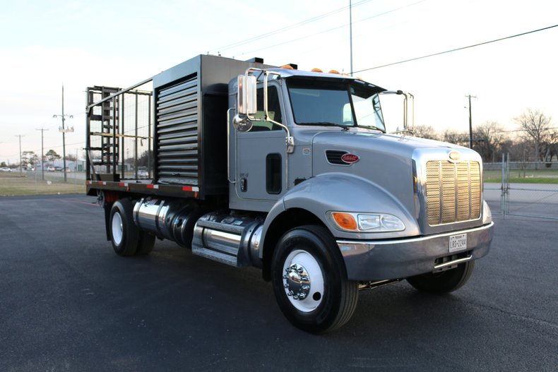 2013 Peterbilt 337