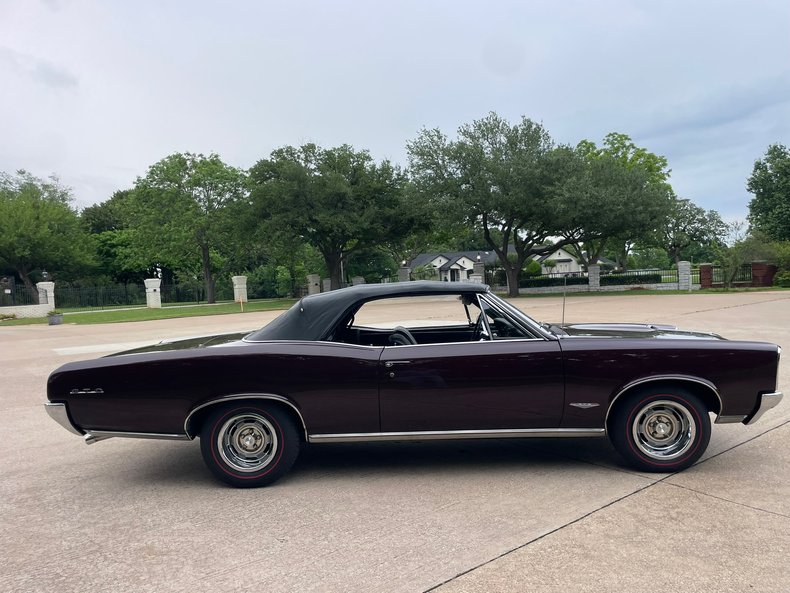 Pontiac Vehicle