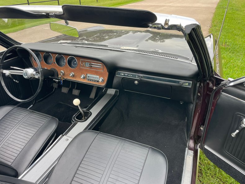 Pontiac Vehicle