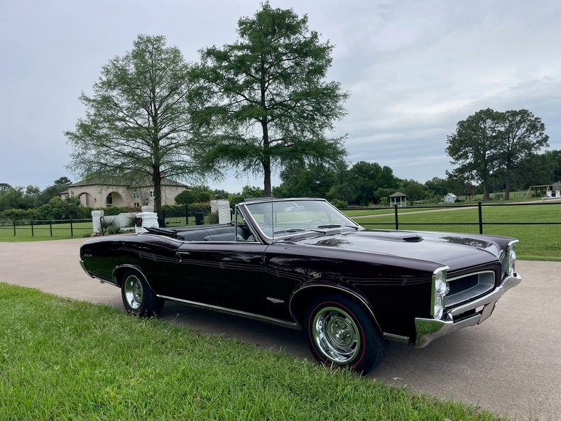 Pontiac Vehicle