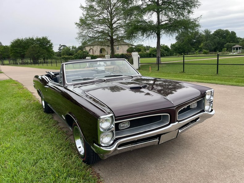 Pontiac Vehicle