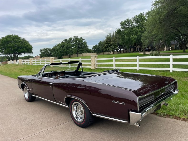 Pontiac Vehicle