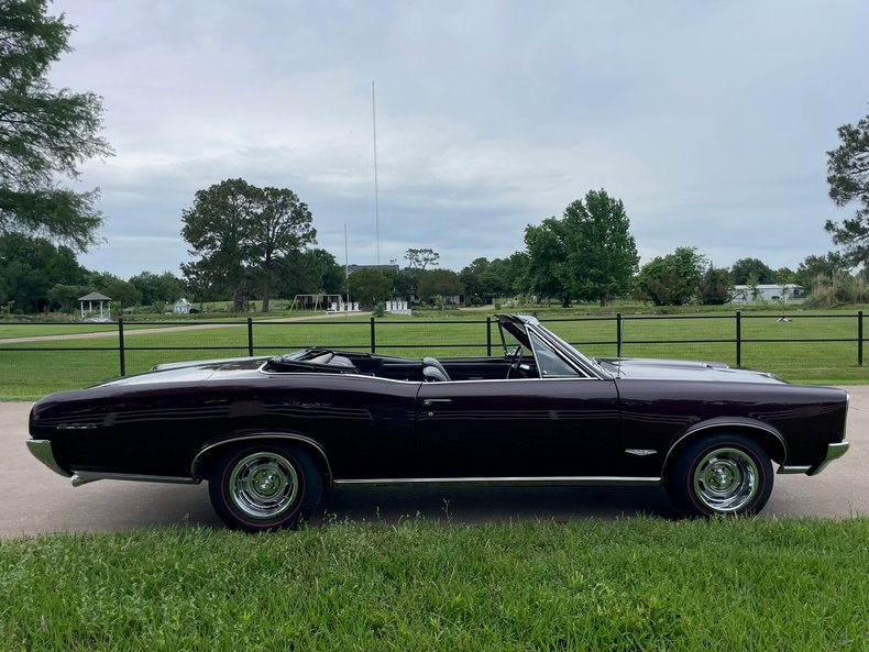 Pontiac Vehicle