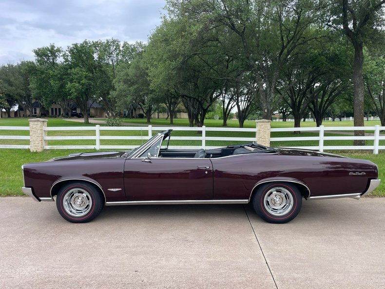 Pontiac Vehicle