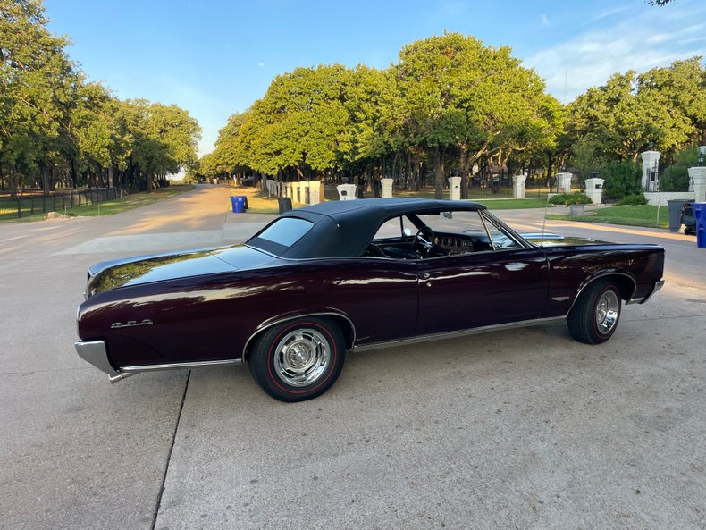 Pontiac Vehicle