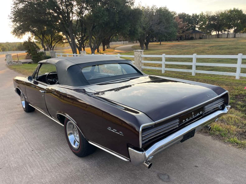 Pontiac Vehicle